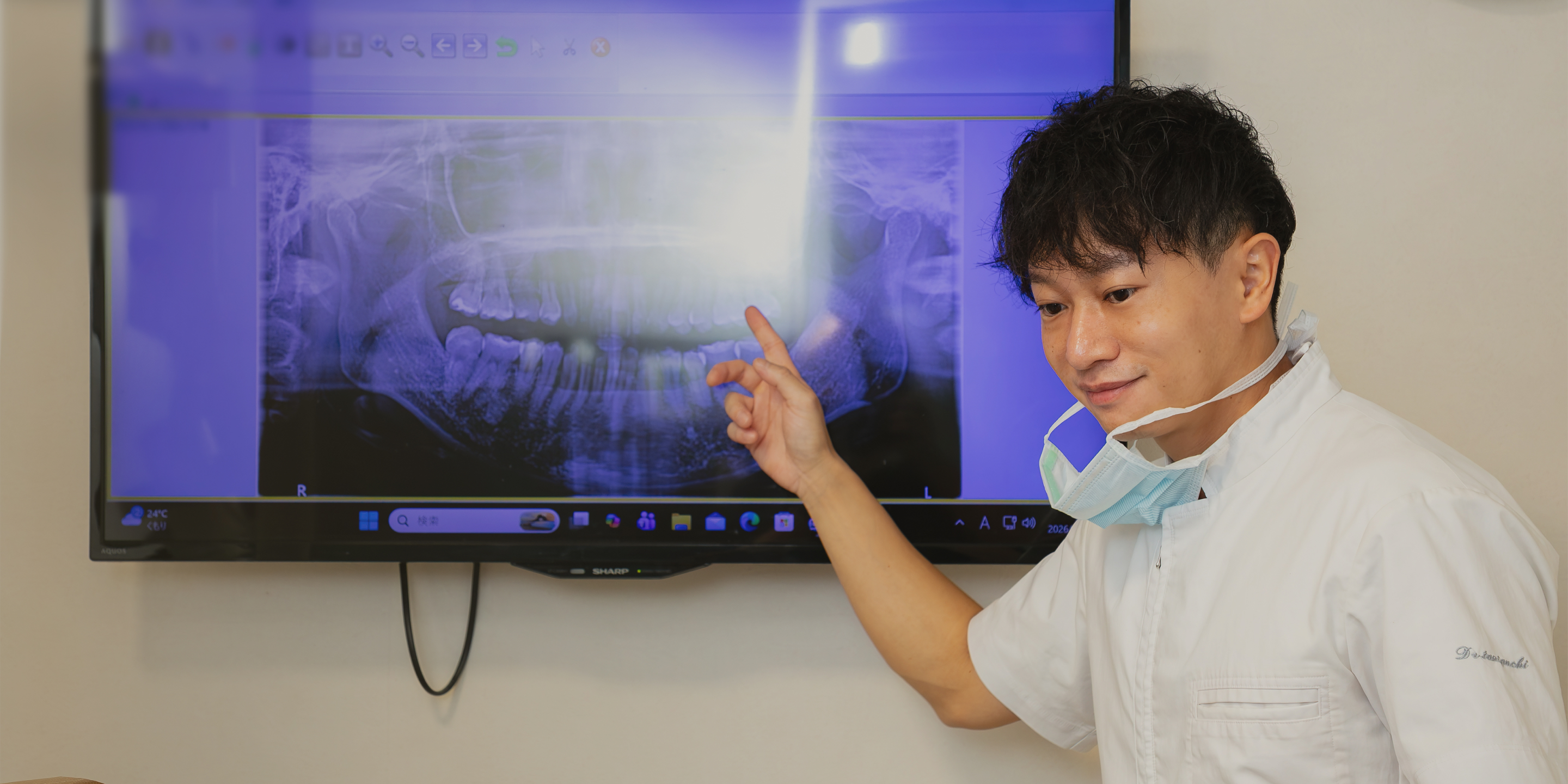 清潔感のある歯科医院の受付・待合室